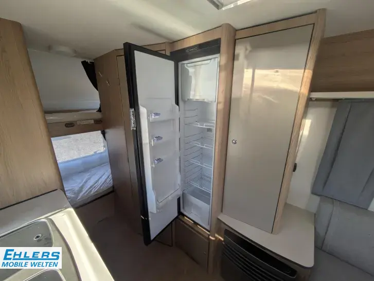 Fahrzeugbild LMC Sassino 390 K GFK-Bug-Dach-Heck/Anti-Schlingerkupplung/1,36t #10