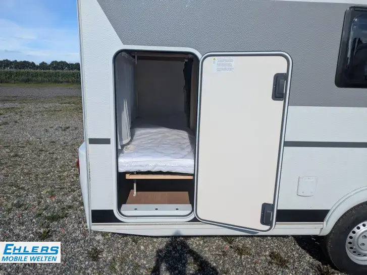Fahrzeugbild LMC Sassino 390 K GFK-Bug-Dach-Heck/Anti-Schlingerkupplung/1,36t #12