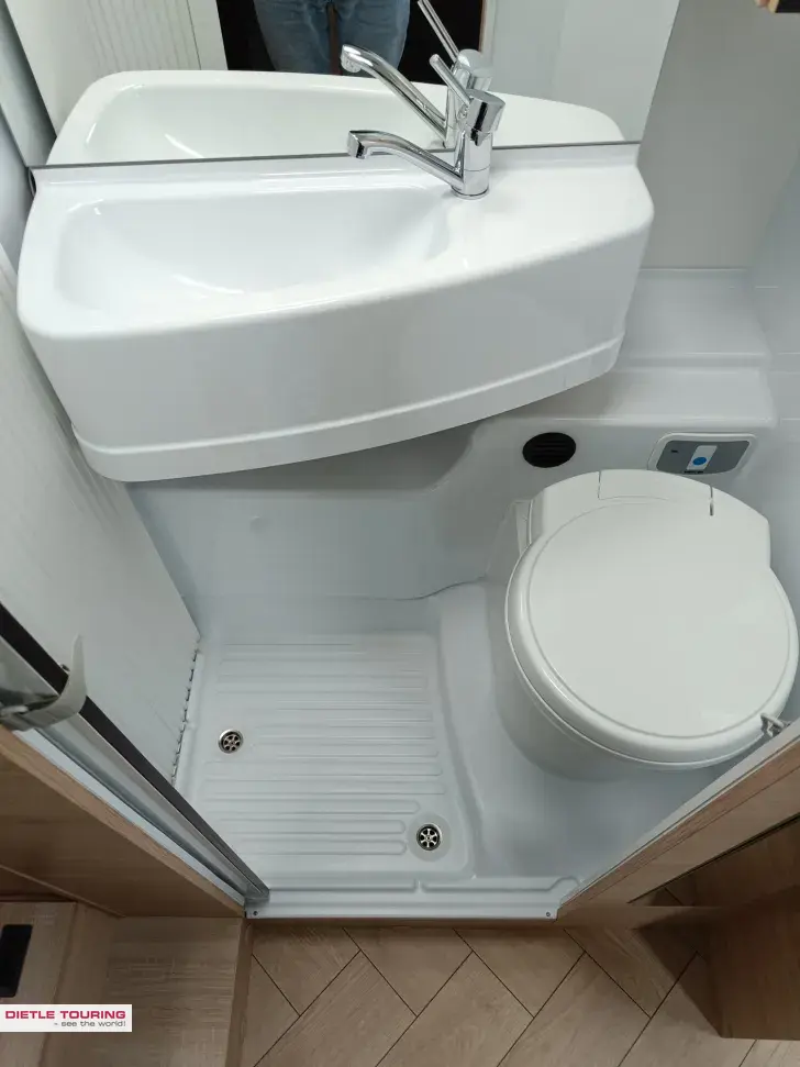 Fahrzeugbild Challenger Teilintegriert Graphite Edition 287 Arctic #11