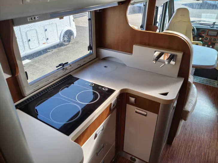 Fahrzeugbild Laika Rexosline 800 L Iveco 5.4to - hydr.Hubstützen- #16
