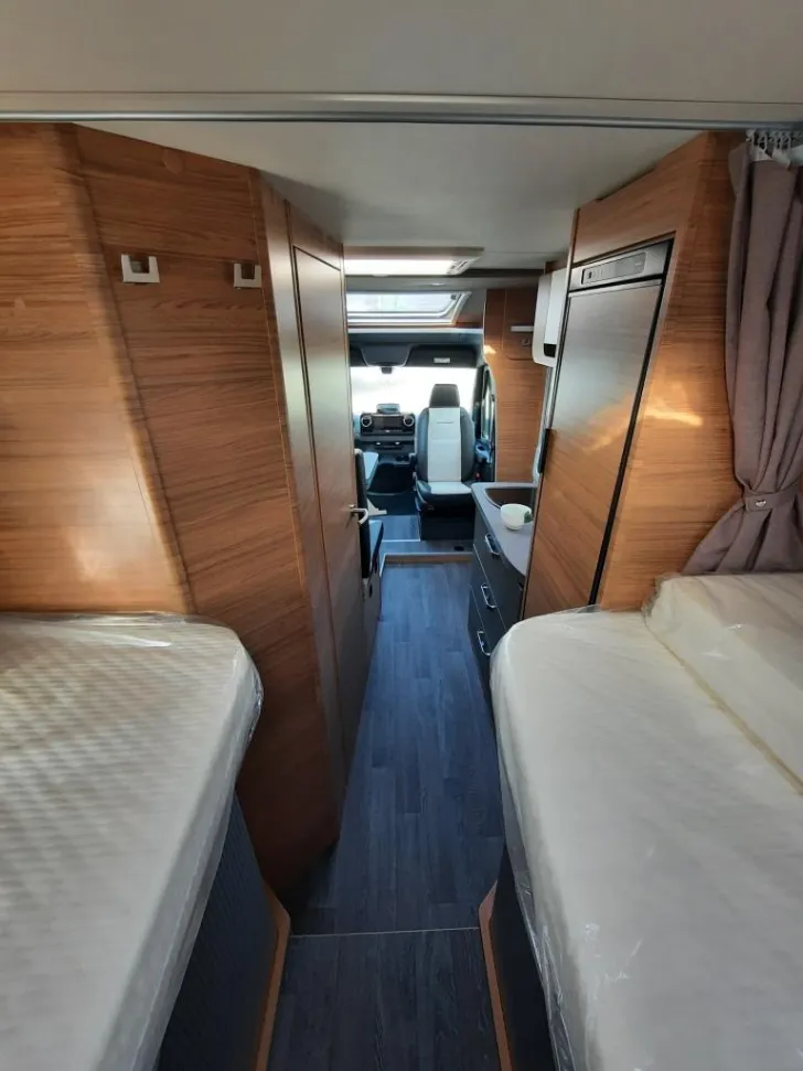 Fahrzeugbild Weinsberg CaraCompact 640 MEG EDITION [PEPPER] Verfüg./Sparen Sie 13.773,- € #4