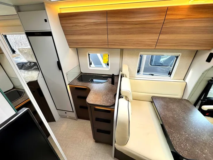 Fahrzeugbild Bürstner B66 TD 690 SAT+TV|LEDER|NAV+RFK|MARKISE|LITHIUM #13