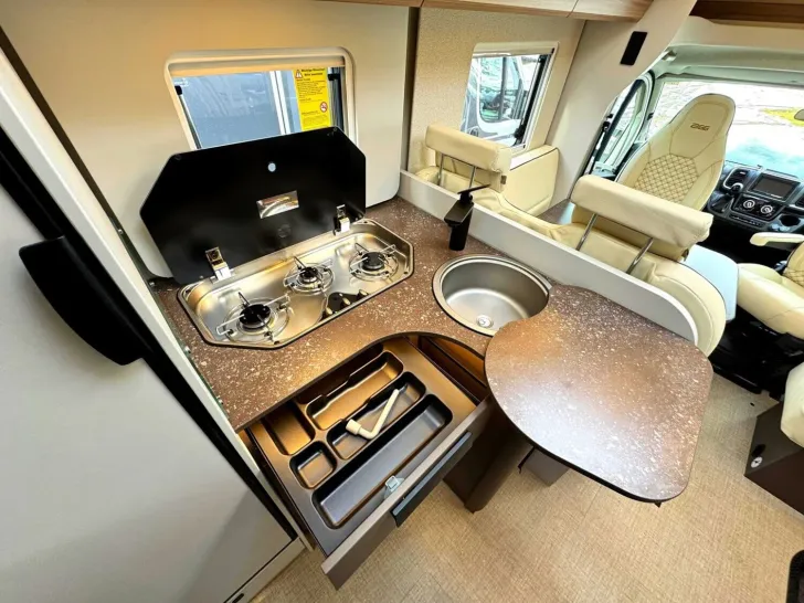 Fahrzeugbild Bürstner B66 TD 690 SAT+TV|LEDER|NAV+RFK|MARKISE|LITHIUM #14