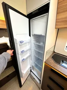 Fahrzeugbild Bürstner B66 TD 690 SAT+TV|LEDER|NAV+RFK|MARKISE|LITHIUM #12