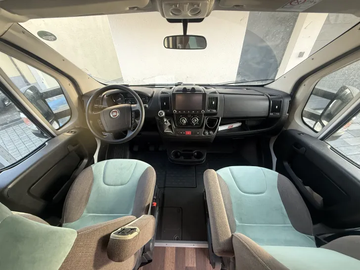 Fahrzeugbild Weinsberg CaraHome 600 DKG 6 Sitz- und Schlafplätze, #5