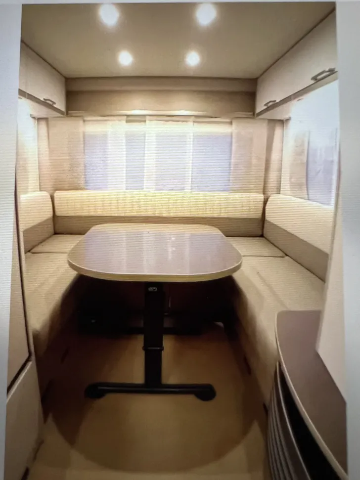 Grundriss Nacht Bürstner Premio Plus 440 TK Neuwertig