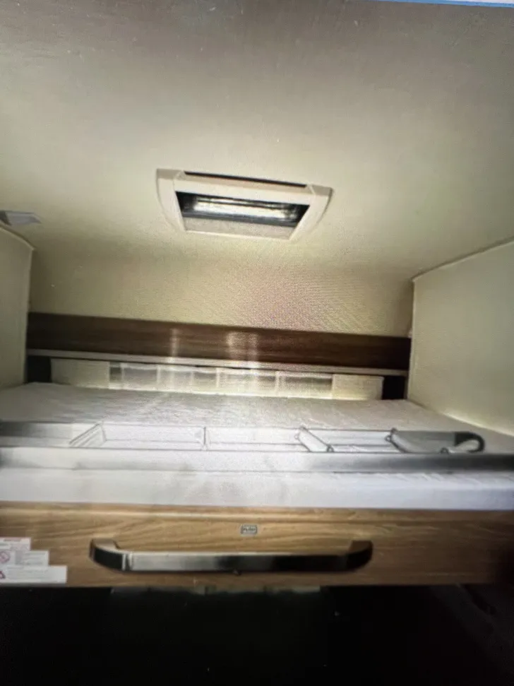 Fahrzeugbild Bürstner Premio Plus 440 TK Neuwertig #8