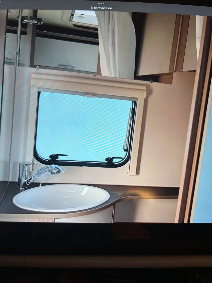 Fahrzeugbild Bürstner Premio Plus 440 TK Neuwertig #9