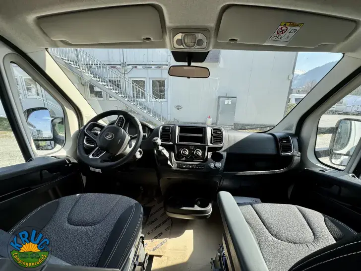 Fahrzeugbild Sunlight T 67S 5 Sitzplätze mit Gurt #6