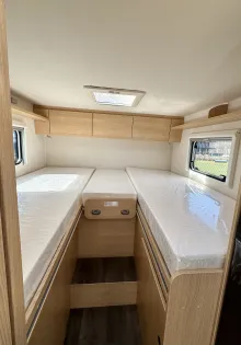 Fahrzeugbild Sunlight T 67S 5 Sitzplätze mit Gurt #10