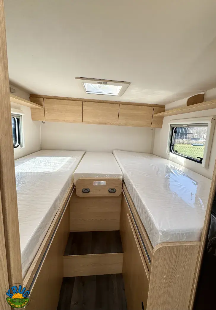 Fahrzeugbild Sunlight T 67S 5 Sitzplätze mit Gurt #10