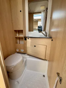 Fahrzeugbild Sunlight T 67S 5 Sitzplätze mit Gurt #11