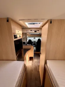 Fahrzeugbild Sunlight T 67S 5 Sitzplätze mit Gurt #12