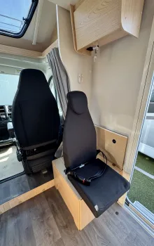 Fahrzeugbild Sunlight T 67S 5 Sitzplätze mit Gurt #17