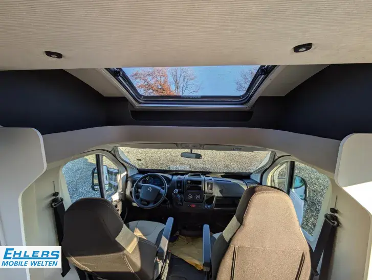 Fahrzeugbild Forster T FT599HB Travel-Line-Paket/Aufbaubatterie #7