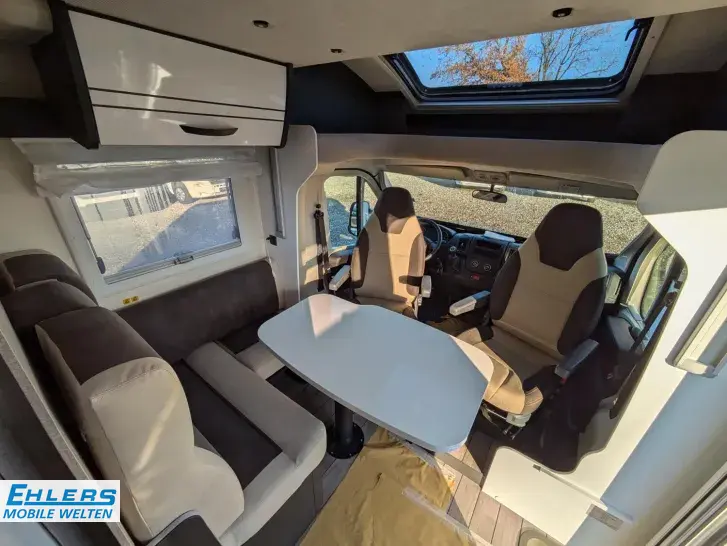 Fahrzeugbild Forster T FT599HB Travel-Line-Paket/Aufbaubatterie #9