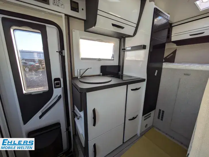 Fahrzeugbild Forster T FT599HB Travel-Line-Paket/Aufbaubatterie #10