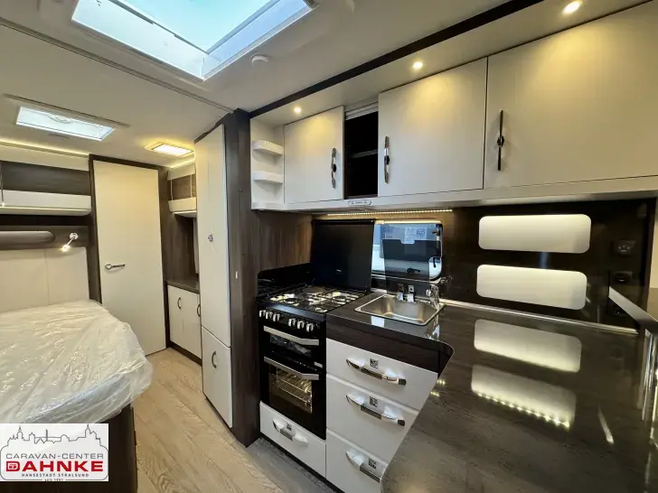 Fahrzeugbild Hobby Prestige 660 WFC Backofen und Autarkpaket #7