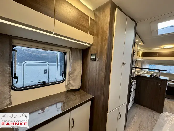 Fahrzeugbild Hobby Prestige 660 WFC Backofen und Autarkpaket #8