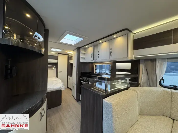 Fahrzeugbild Hobby Prestige 660 WFC Backofen und Autarkpaket #13