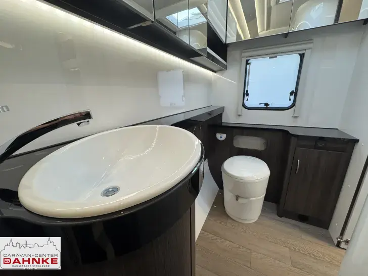 Fahrzeugbild Hobby Prestige 660 WFC Backofen und Autarkpaket #18