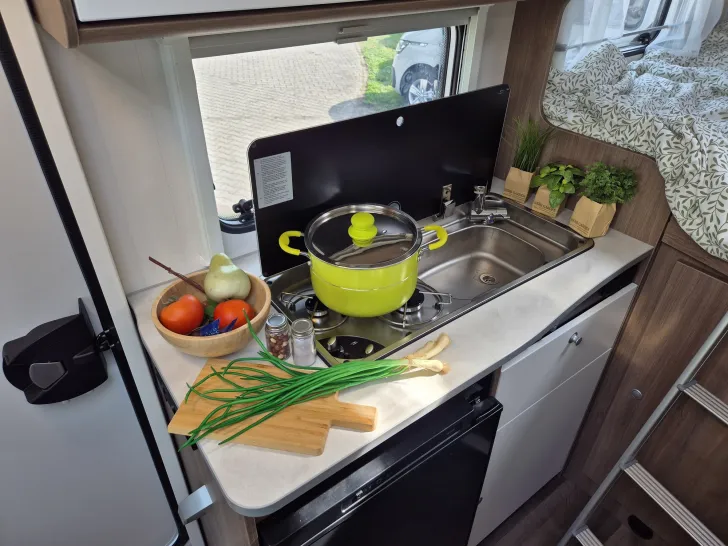 Fahrzeugbild Carado V132 pro+ #17