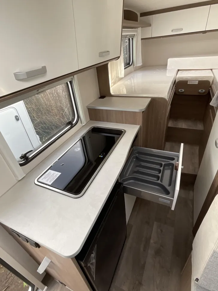 Fahrzeugbild Carado V 337 Markise, LED-Scheinwerfer, Fahrrradträger #8