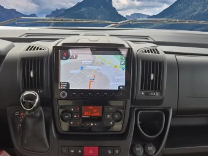 Fahrzeugbild Eura Mobil Integra 760 QF 180 PS Automatik, Hubstützen #10