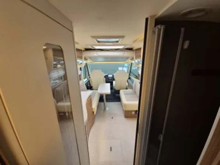 Fahrzeugbild Eura Mobil Integra 760 QF 180 PS Automatik, Hubstützen #13