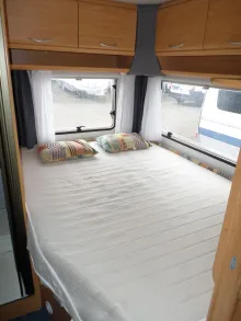 Fahrzeugbild Knaus Blue Line 450 TF Nr. 32 - franz. Bett, RSG #18