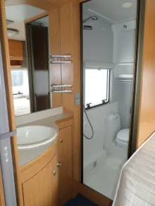 Fahrzeugbild Knaus Blue Line 450 TF Nr. 32 - franz. Bett, RSG #19