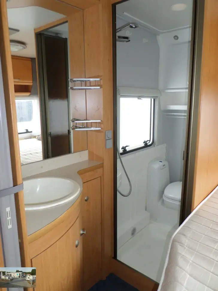Fahrzeugbild Knaus Blue Line 450 TF Nr. 32 - franz. Bett, RSG #19