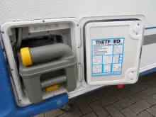 Fahrzeugbild Knaus Blue Line 450 TF Nr. 32 - franz. Bett, RSG #34