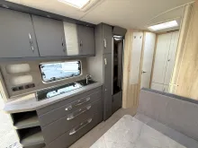 Fahrzeugbild Hobby De Luxe 545 KMF Mod. 2026 ausgestellt Garage, #16