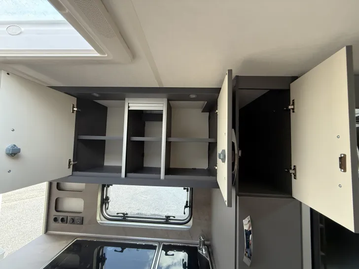 Fahrzeugbild Hobby De Luxe 545 KMF Mod. 2026 ausgestellt Garage, #19