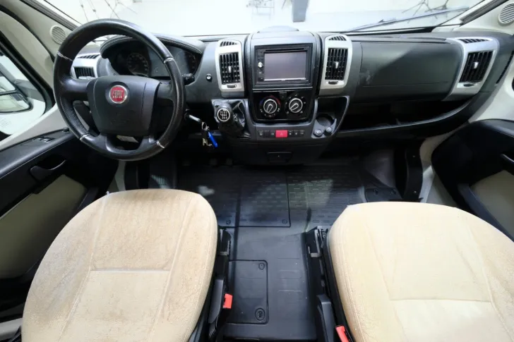 Fahrzeugbild Bürstner Nexxo T 569 IC-Line/Festbett/Klima/Markise/Euro5 #6