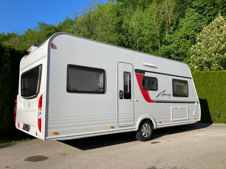 Fahrzeugbild Bürstner Averso Plus 520 TL Top gepflegt #1