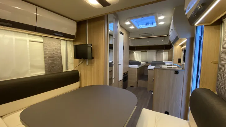 Fahrzeugbild Bürstner Averso Plus 520 TL Top gepflegt #5