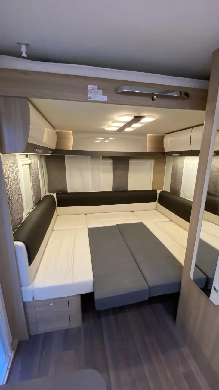 Fahrzeugbild Bürstner Averso Plus 520 TL Top gepflegt #6