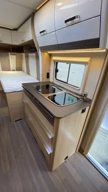 Fahrzeugbild Bürstner Averso Plus 520 TL Top gepflegt #9