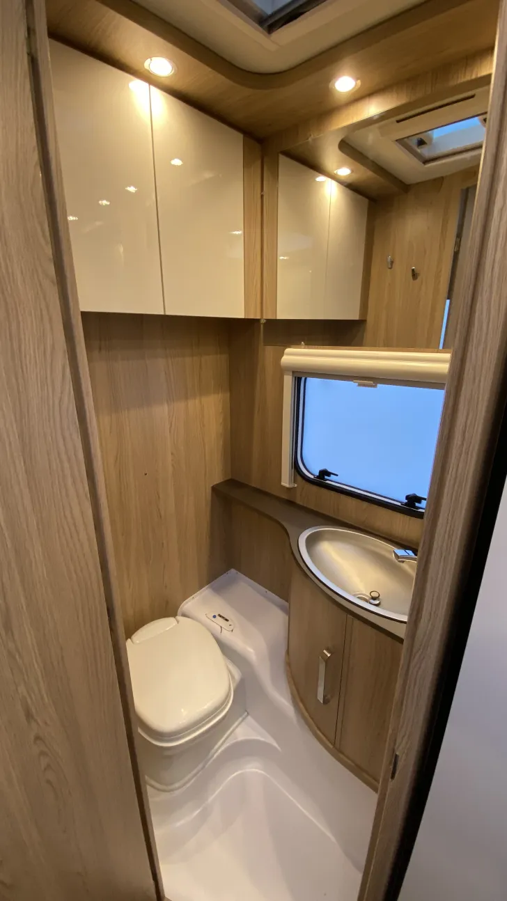 Fahrzeugbild Bürstner Averso Plus 520 TL Top gepflegt #10