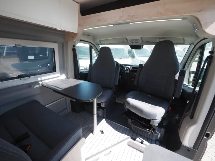 Fahrzeugbild Clever Celebration, Truma D/E, Schwenkbad, Tageszul. #6