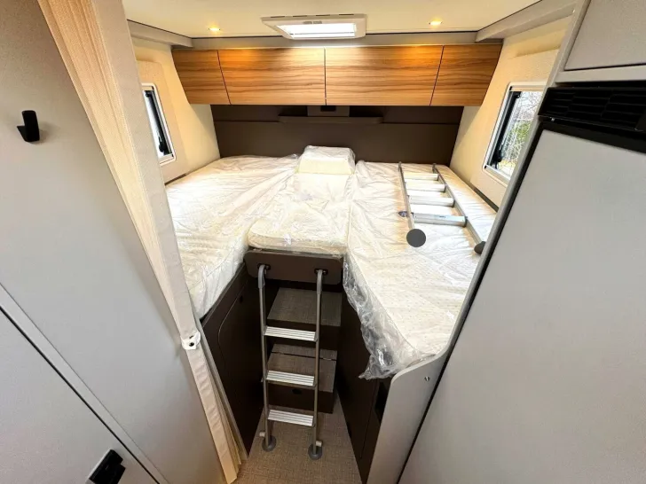 Fahrzeugbild Bürstner B66 TD 690 HUBBETT|LEDER|NAV+RFK|MARKISE|LITHIUM #18