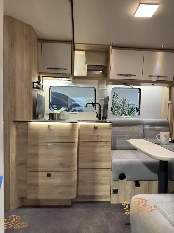 Fahrzeugbild Eura Mobil Profila RS 720 QF Tageszulassung #11