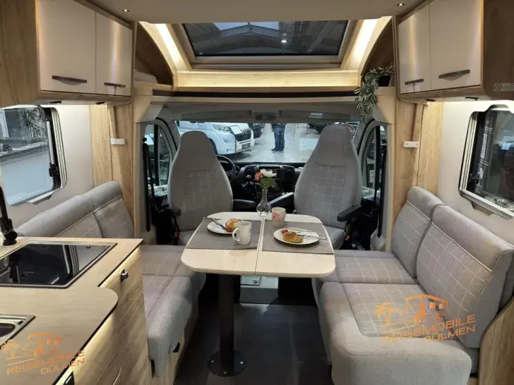 Fahrzeugbild Eura Mobil Profila RS 720 QF Tageszulassung #12