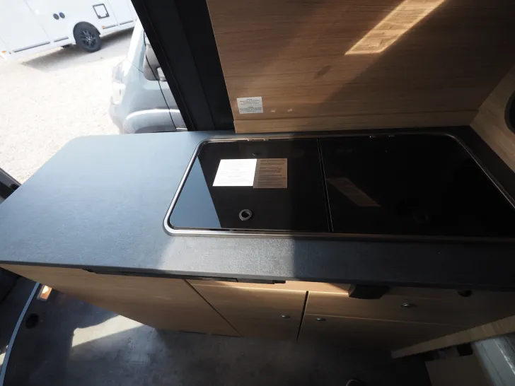 Fahrzeugbild Roadcar R 601, Doppel-Stockbett im Heck, Tageszul. #9