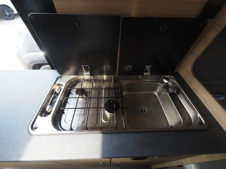 Fahrzeugbild Roadcar R 601, Doppel-Stockbett im Heck, Tageszul. #10