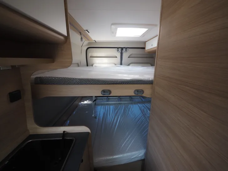 Fahrzeugbild Roadcar R 601, Doppel-Stockbett im Heck, Tageszul. #12