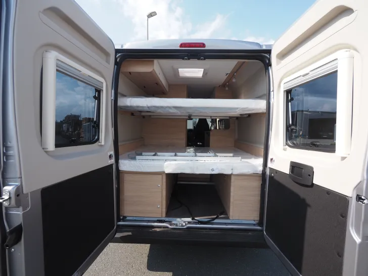 Fahrzeugbild Roadcar R 601, Doppel-Stockbett im Heck, Tageszul. #14