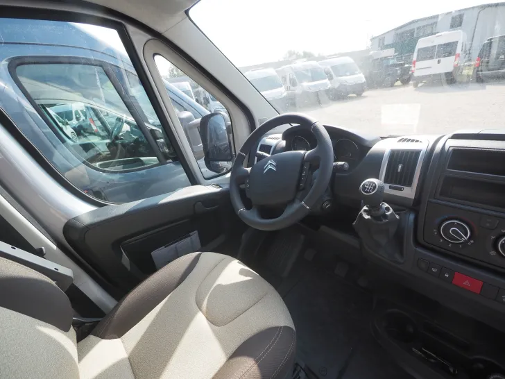 Fahrzeugbild Roadcar R 601, Doppel-Stockbett im Heck, Tageszul. #16